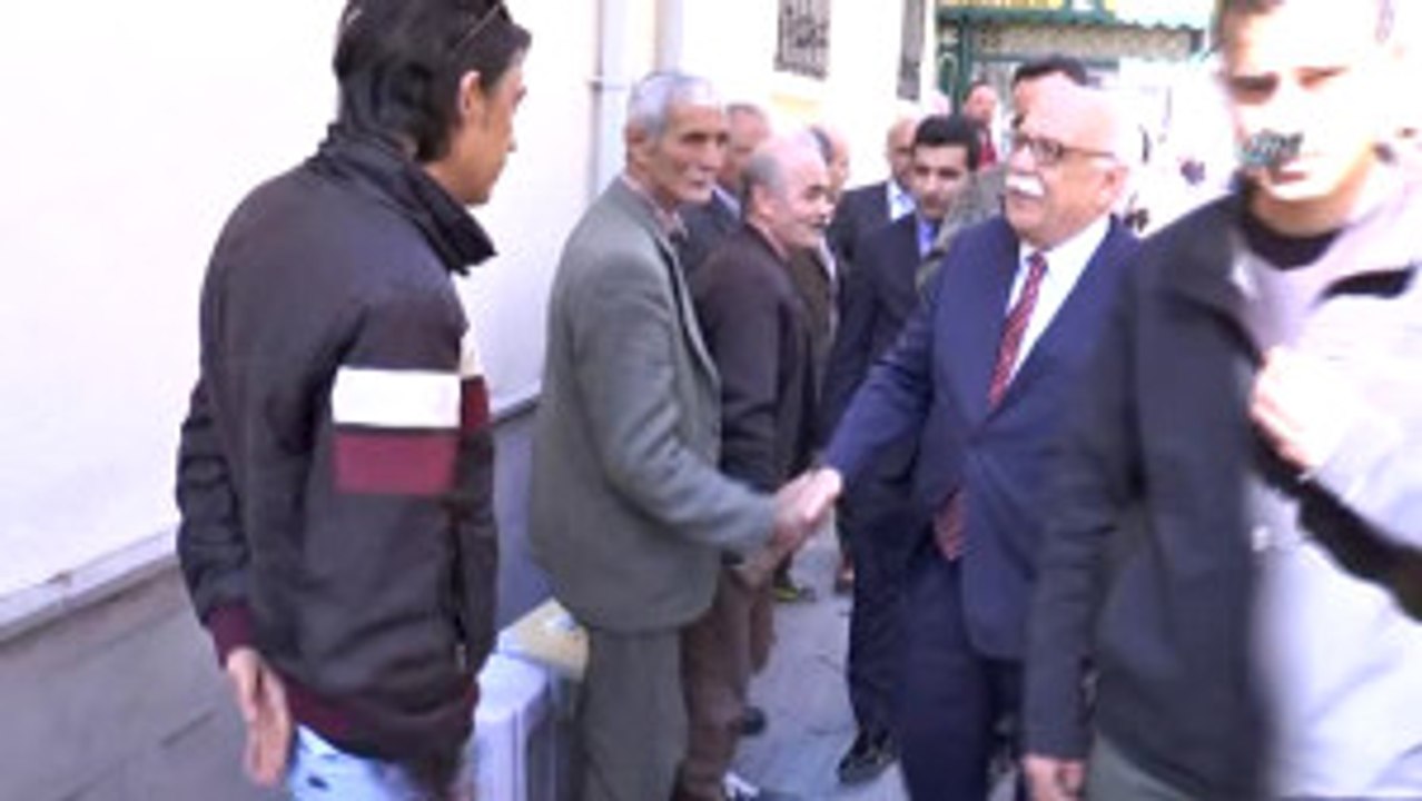 Bakan Avcı Esnafı ve 'Evet' Çadırlarını Ziyaret Etti