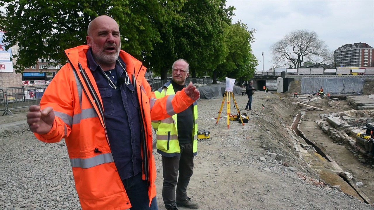 Visite du chantier de fouilles sur le site du G...