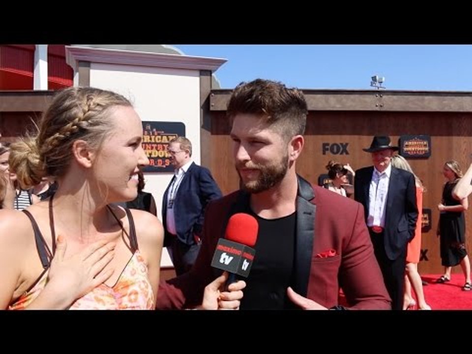 Chris Lane Talks About Touring With The Rascal Flatts ACCAs 2016 Red Carpet