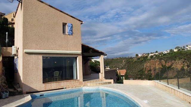 VENTE VILLA PROVENCALE à Théoule-Sur-Mer 06590 - 134 m² sur terrain paysager de 1310 m² avec piscine - VUE MER