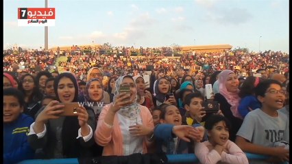 ديو أحمد شيبة وجمهوره بأغنية  "آه لو لعبت يا زهر" فى حفل عيد الربيع