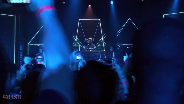 SMASH - Titanium Symphony (David Guetta ft. Sia vs. Clean Bandit ft. Zara Larsson) [Mashup]