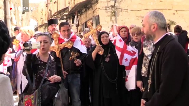 Judíos, musulmanes y católicos recorrieron la Vía Dolorosa de Jerusalén