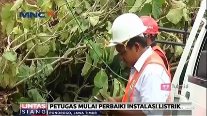 Petugas Mulai Perbaiki Aliran Listrik di Lokasi Longsor Ponorogo