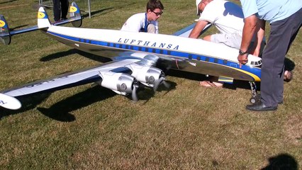 LOCKHEED L-1049G SUPER CONSTELLATION GIANT RC SCALE MODEL AIRLINER LOW PASS AND SHOW FLIGHT-rMB