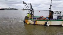 BRIGHTLINGSEA HARBOUR - PROMENADE CINQUE PORT ESSEX IN UK - OYSTER DREDGING - BATEMANS TOWER - 2017-ixN