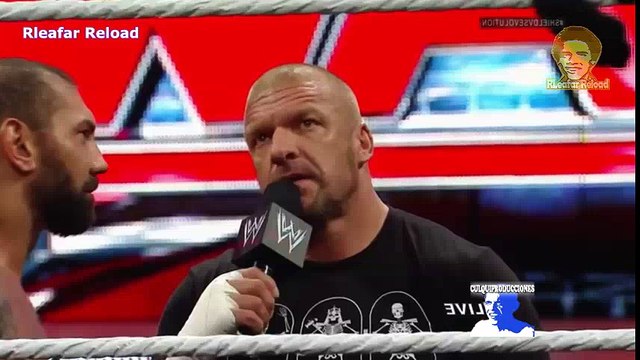 WWE RAW TRIPLE H, BATISTA Y RANDY ORTON VS THE SHIELD LOQUENDO