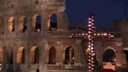 El papa denuncia en el Via Crucis la vergüenza de la destrucción en el mundo