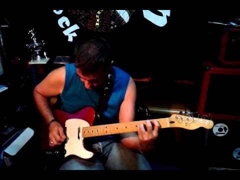 Una piba con la remera de Greenpeace - Los Redondos-GUS QUIN TABS INTRO