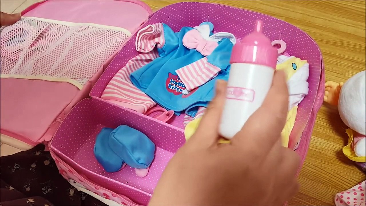 ハローキティいつもいっしょハッピーおでかけセット！メルちゃんと一緒にお世話ごっこ ❤ 人形 ご...