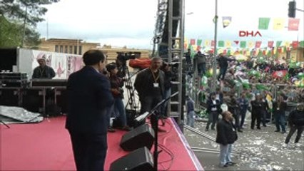 Diyarbakır Hdp Miting Düzenledi