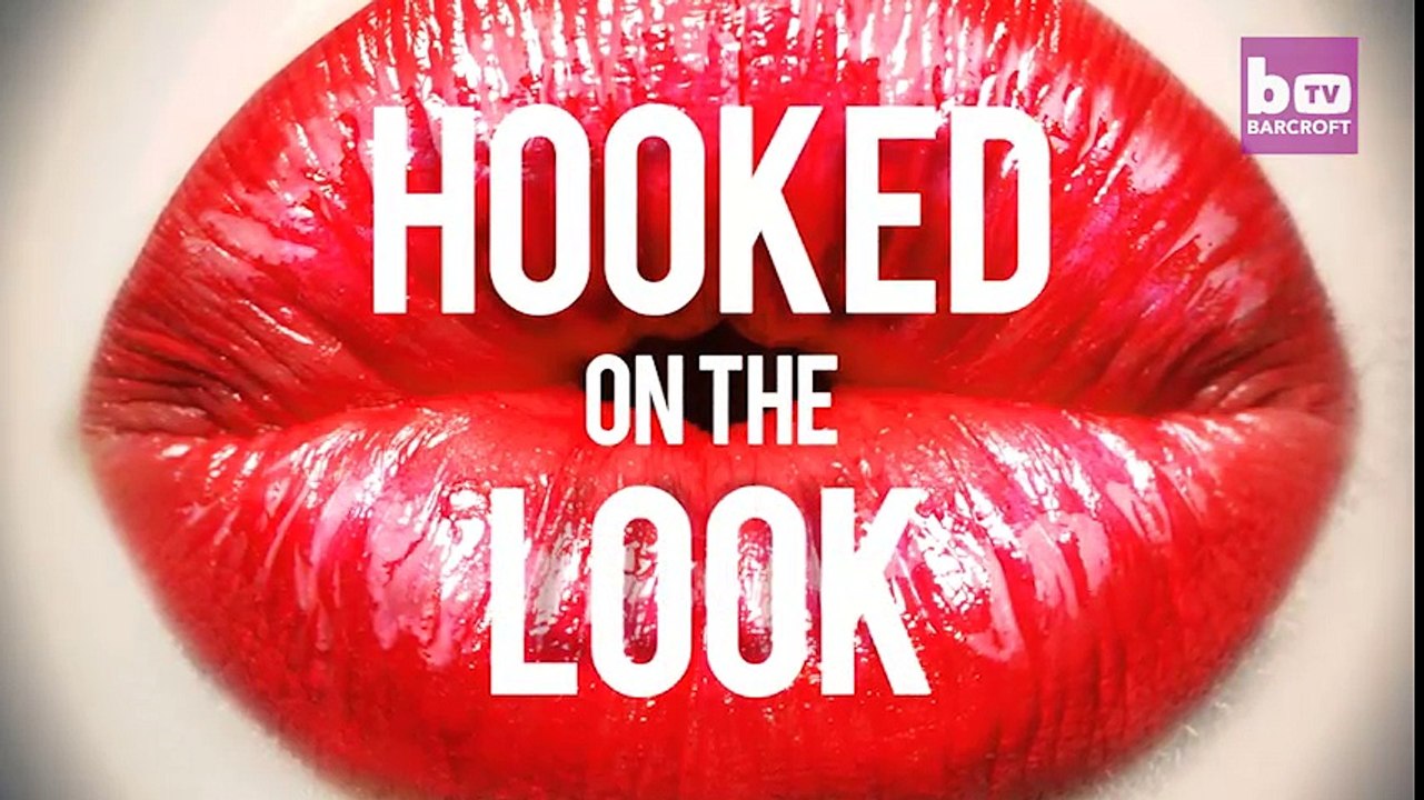 Người mẫu “siêu vòng 1” Martina Big bắt đầu sự nghiệp với hình tượng búp bê Barbie