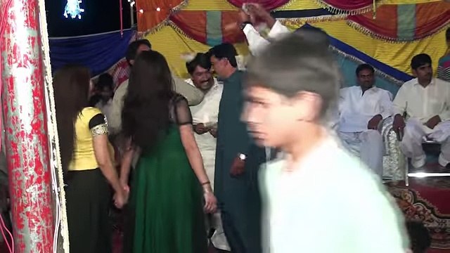 Itne Khubsorat Larki Pehle Na Dakhe Hoge -