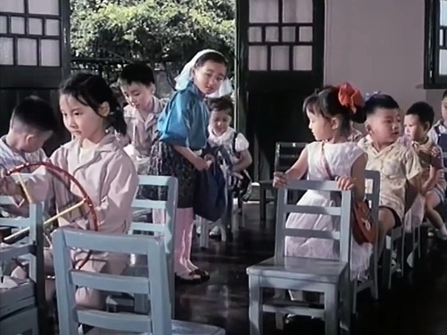 ⁣国产轻喜剧老电影《小字辈》（1979 ） part 1/2