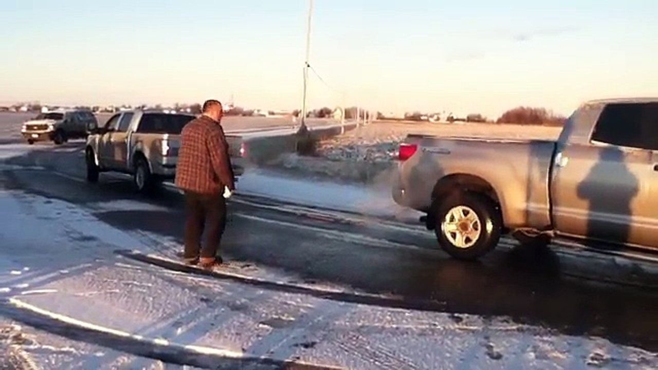 FORD_F-150_VS_TOYOTA_TUNDRA[2]