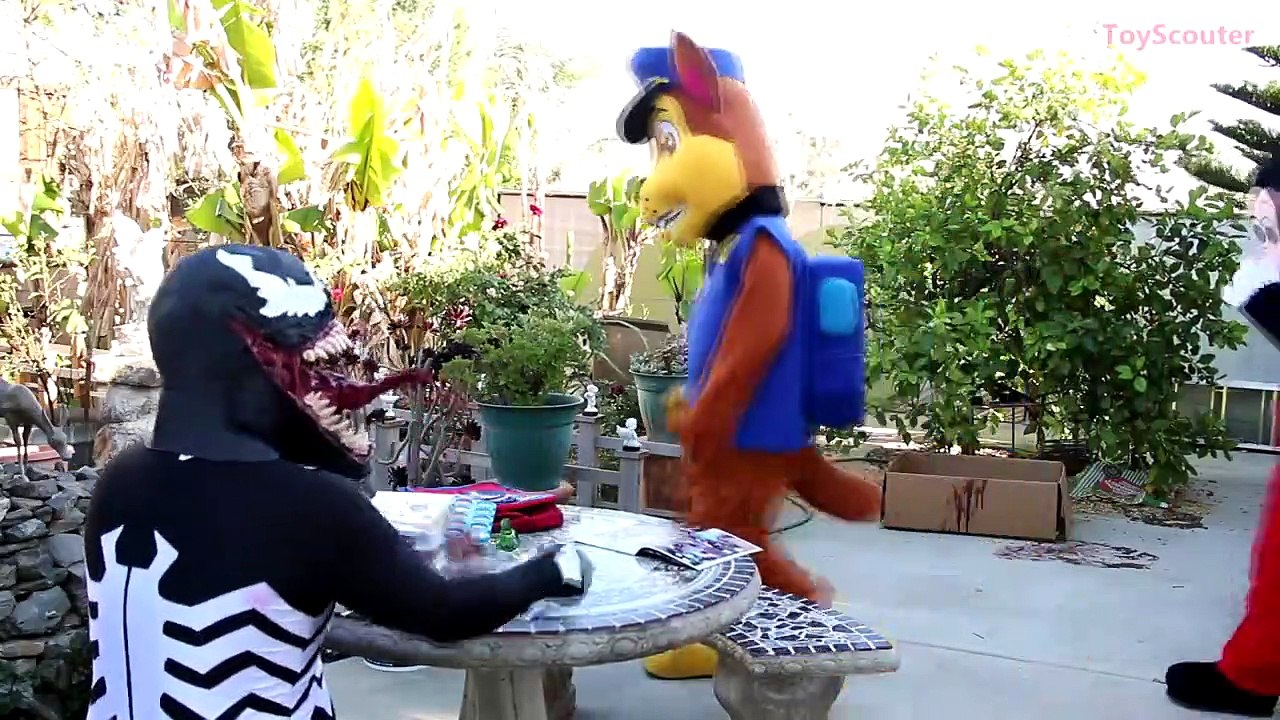 MINNIE MOUSE & SPIDERMAN vs FIRE ACCI