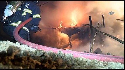 Elektrik Malzemeleri Deposu Alev Alev Yandı