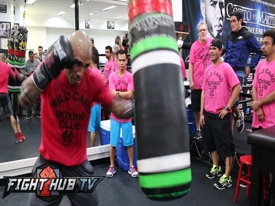 Cotto vs. Martinez: Miguel Cotto full media workout video + Mitts & Bag work