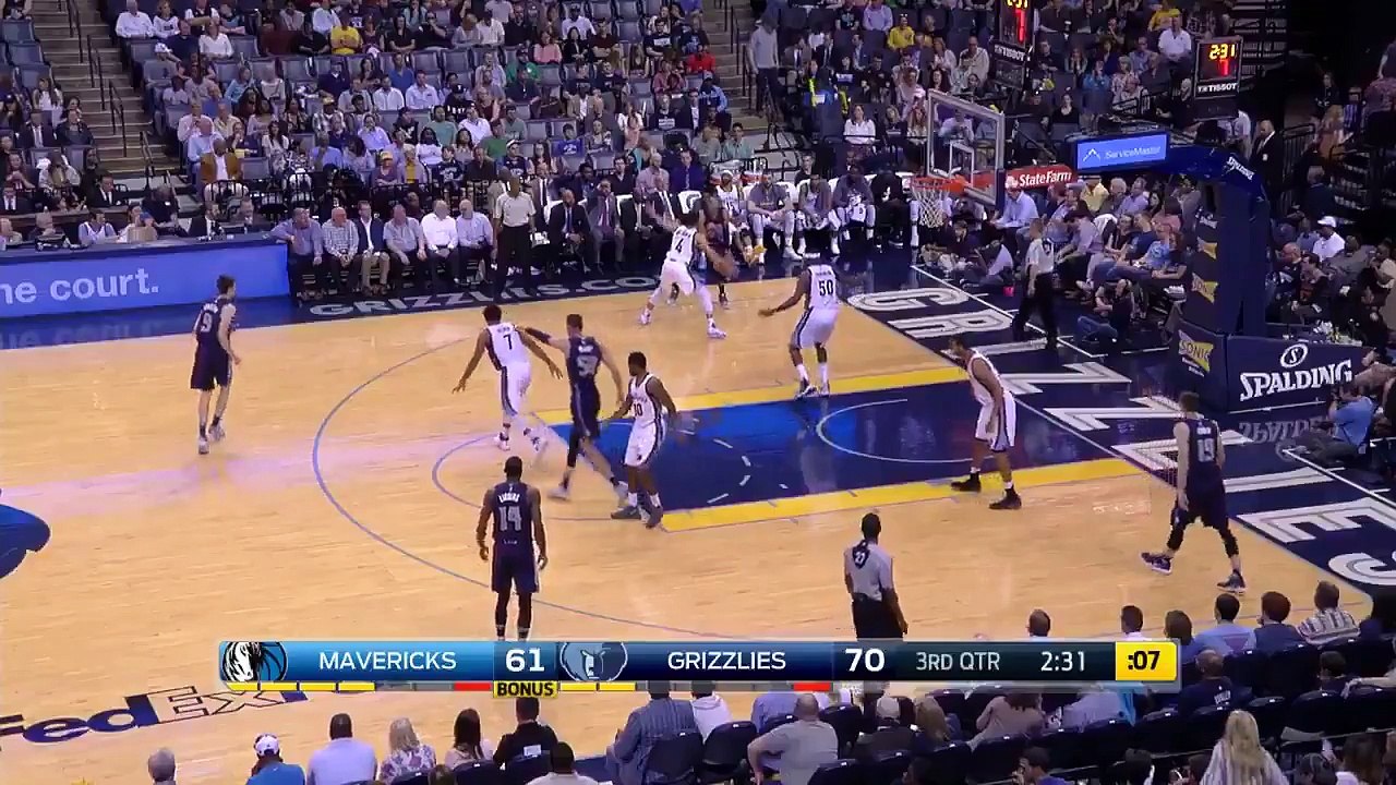 صالح الماجري سجل منذ قليل اول سلة ثلاثية في تاريخيه في الدوري الامريكي