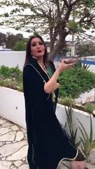 لطيفة العرفاوي تبخر تونس من شرفة منزلها....