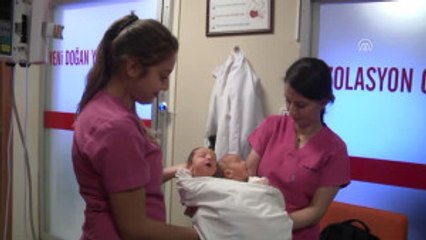 Siyam Ikizleri Birbirine Kavuştu (2)