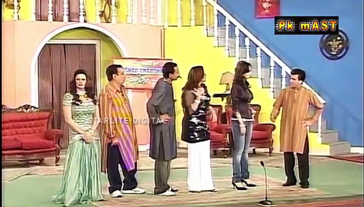 Best Of Iftikhar Thakur and Nasir Chinyoti New Pakistani Stage Drama Comedy Clip
