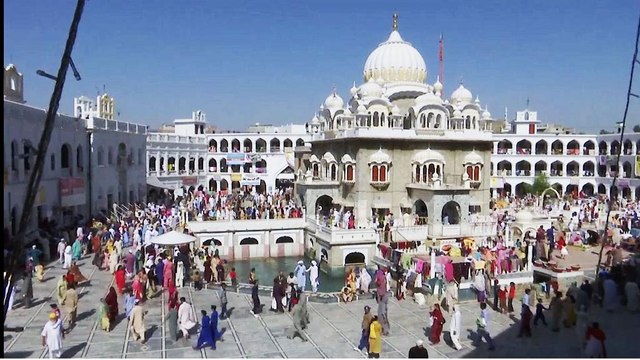 Sikhs in Pakistan celebrate Besakhi festival