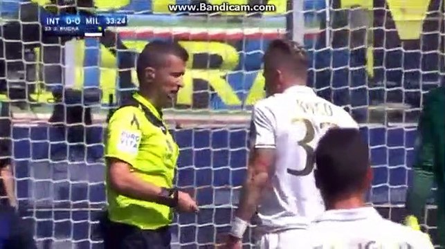 Kucka Card Yello HD Horror Faul Inter Milan 0-0 AC Milan 15.04.2017