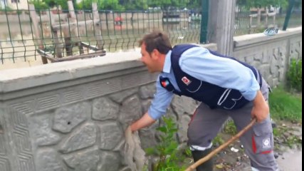 Sular Altındaki Okulda Mahsur Kaldılar