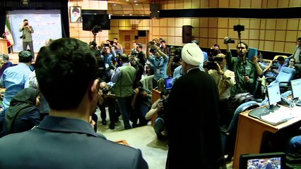 روحاني يقدم ترشيحه للانتخابات الرئاسية سعيا لولاية ثانية