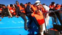 Thousands of refugees rescued off Libyan coast