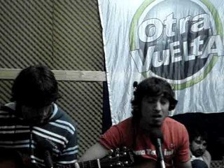 Otra vuelta - Salta la banca - Labios de café