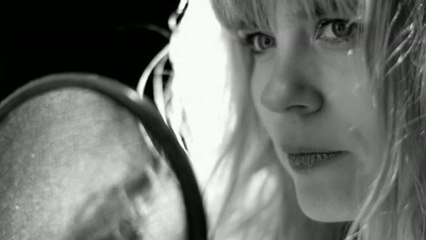 Ilse DeLange - Hurricane