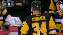 Hockey sur glace - Matt Calvert pète les plombs et casse sa crosse sur Tom Kuhnhackl