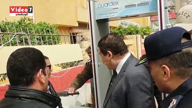 مدير امن الدقهلية يمر على كنائس المنصورة لمتابعة التامين ويشدد على دقة فحص المترددين