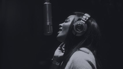 Mickey Guyton - Do You Want To Build A Snowman?