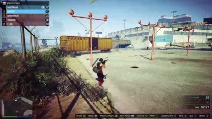 Doing parkours gliches and ader staff (5)