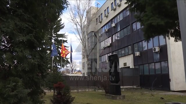 Përleshje me thikë në Matkë, vdes 17-vjeçari