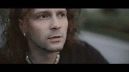 Palava - Tuuli käy, nurkissa ulvoo