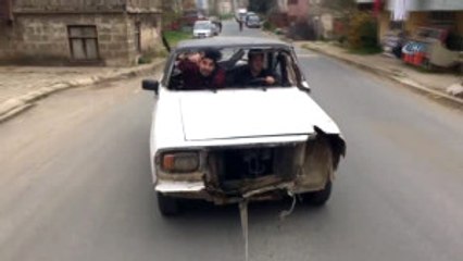 Sosyal Medya İçin Araba Patlattı