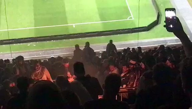 Adeptos do Porto deitam fogo a cadeiras em Braga