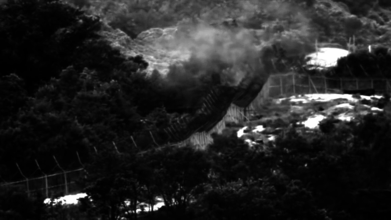 【動画】吹き飛ぶ韓国軍兵士…北朝鮮の地雷が爆発する瞬間