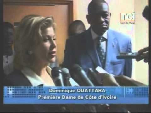 Mme Dominique Ouattara et M. Zadi kessi aux côtés des blessés de l'accicent du Bus de la SOTRA