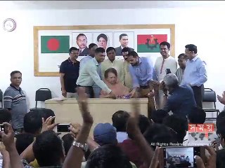 ছাত্রদল সম্পাদিত বইয়ের মোড়ক উন্মোচন করলেন বেগম জিয়া