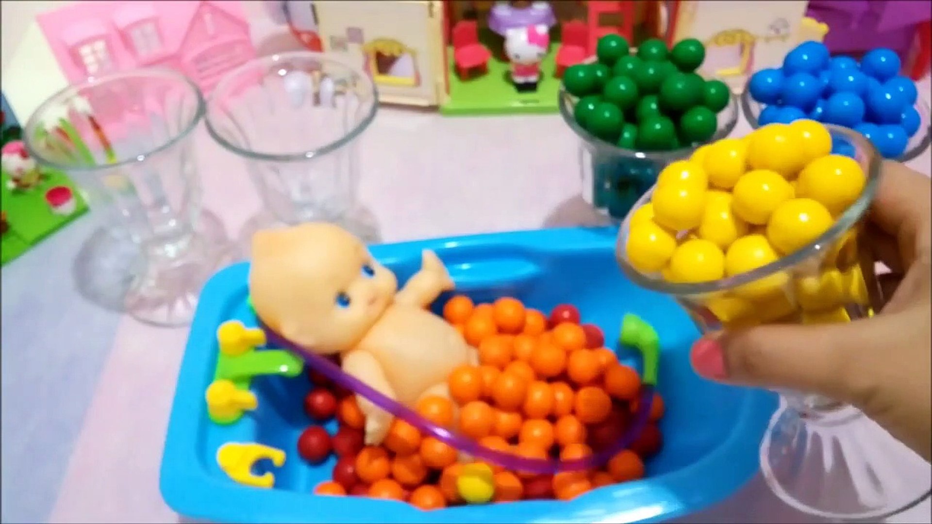 learn colours with baby doll