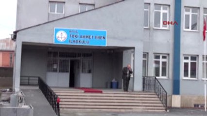 Bitlis'te Vatandaşlar Sandık Başına Gitti