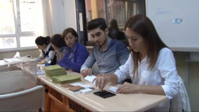 Referandumda Görevli Memurlar Sandık Yemini Etti