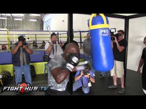 Timothy Bradley vs. Juan Manuel Marquez- Bradley full mitt and bag workout