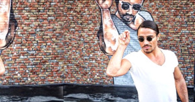 Fenomen Kasap Nusret, Oy Atarken Bile Meşhur Hareketinden Vazgeçmedi