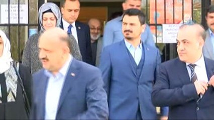 Milli Savunma Bakanı Fikri Işık, Referandum Oyunu Kocaeli'de Kullandı